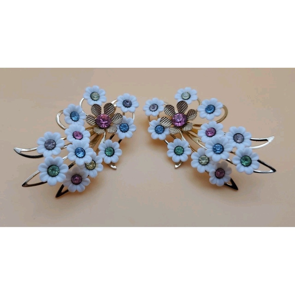Vintage Sign Emmons Intricate Multiple Small Flowers Clip-on Earrings 1960's